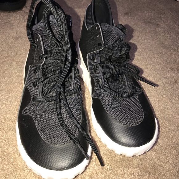 adidas tubular - Picture 2 of 6